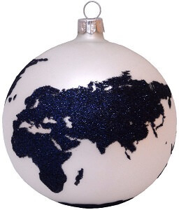 julekugler i hvid med et marineblåt glitter verdenskort